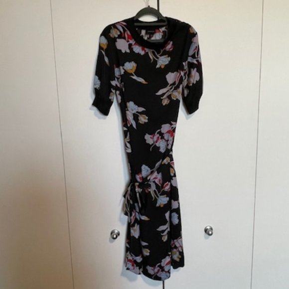 Who What Wear Dresses & Skirts - Who What Wear Floral Midi Wrap Dress - Size: Small